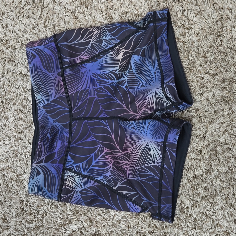 Title Nine Mad Dash Reversible Spandex Shorts Size XS 4 in inseam